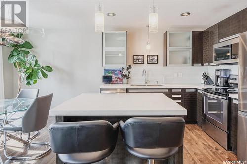 515 East Hampton Boulevard, Saskatoon, SK - Indoor Photo Showing Kitchen With Stainless Steel Kitchen With Upgraded Kitchen