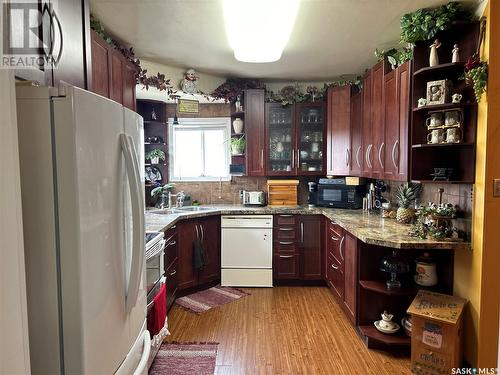 Poth Acreage, Wolverine Rm No. 340, SK - Indoor Photo Showing Kitchen With Double Sink