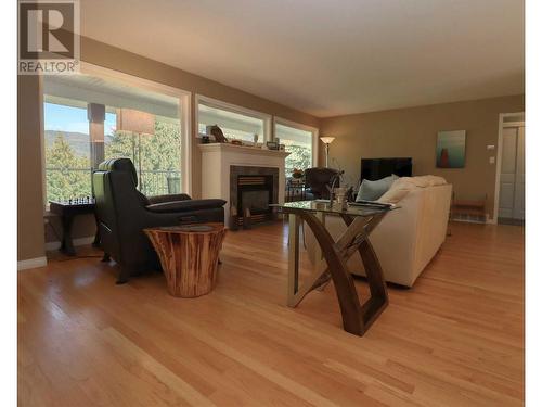 4830 Goodwin Road, Eagle Bay, BC - Indoor With Fireplace