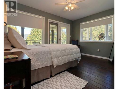 4830 Goodwin Road, Eagle Bay, BC - Indoor Photo Showing Bedroom