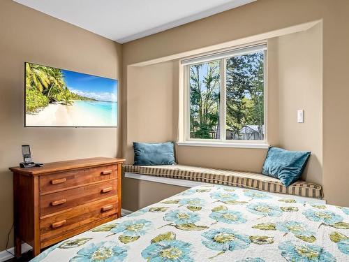 2201 Sea Lion Way, Courtenay, BC - Indoor Photo Showing Bedroom