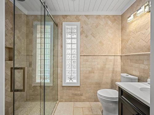 2201 Sea Lion Way, Courtenay, BC - Indoor Photo Showing Bathroom