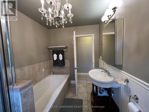 189 Westdale Avenue, Kingston, ON - Indoor Photo Showing Bathroom