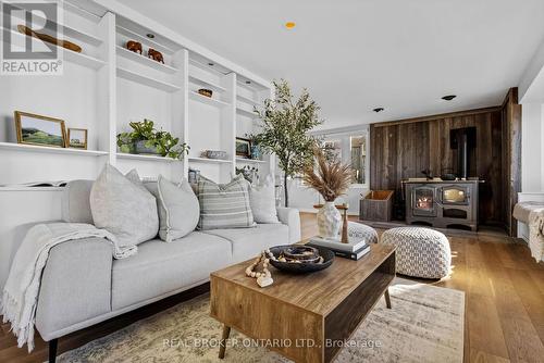 193 Snug Harbour Rd, Kawartha Lakes, ON - Indoor Photo Showing Living Room
