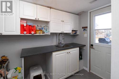 585 Westplain Road, Greater Napanee, ON - Indoor Photo Showing Kitchen