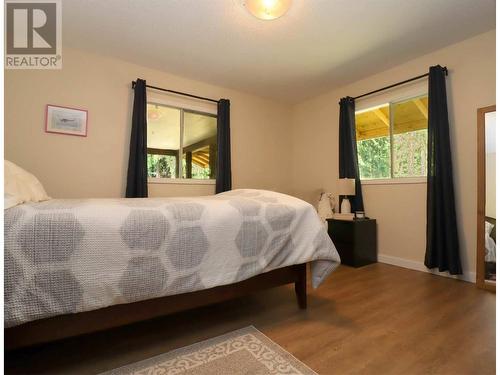 11 Mackenzie Road, Salmon Arm, BC - Indoor Photo Showing Bedroom