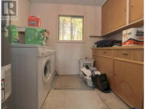 11 Mackenzie Road, Salmon Arm, BC - Indoor Photo Showing Laundry Room