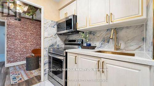 #122 -3455 Morning Star Dr, Mississauga, ON - Indoor Photo Showing Kitchen