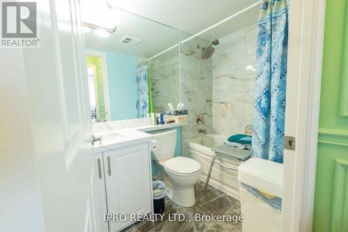 #409 -3880 Duke Of York Blvd, Mississauga, ON - Indoor Photo Showing Bathroom