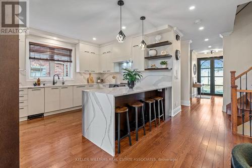 3223 Lakeshore Road, Burlington, ON - Indoor Photo Showing Kitchen With Upgraded Kitchen