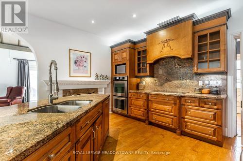 77 Main Street S, Brampton, ON - Indoor Photo Showing Kitchen With Double Sink