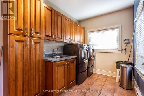 77 Main Street S, Brampton, ON - Indoor Photo Showing Laundry Room