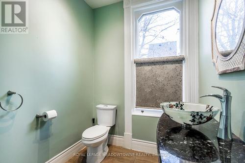 77 Main Street S, Brampton, ON - Indoor Photo Showing Bathroom