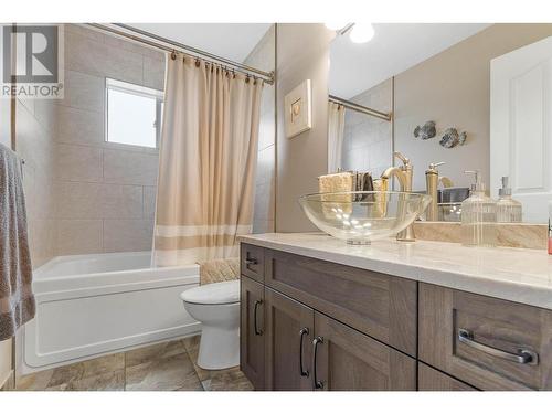 1429-1409 Teasdale Road, Kelowna, BC - Indoor Photo Showing Bathroom