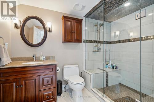 4090 Appleby Line, Burlington, ON - Indoor Photo Showing Bathroom