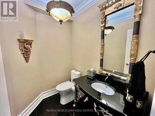 2139 Helmsley Avenue, Oakville, ON - Indoor Photo Showing Bathroom