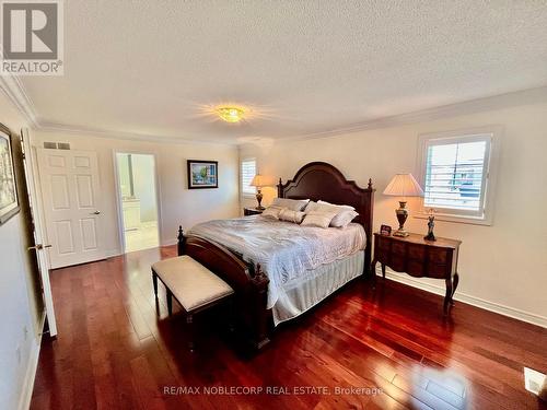 2139 Helmsley Ave, Oakville, ON - Indoor Photo Showing Bedroom