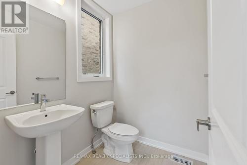 11 Folcroft Street, Brampton, ON - Indoor Photo Showing Bathroom