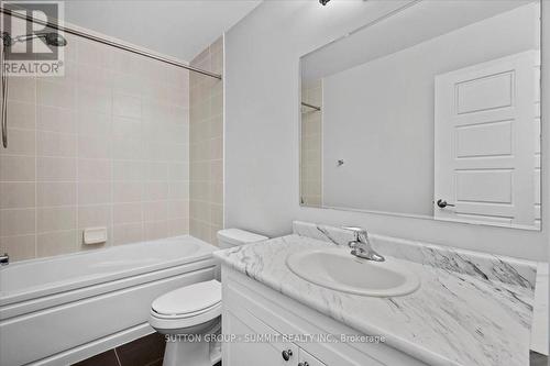 163 Seabrook Dr, Kitchener, ON - Indoor Photo Showing Bathroom