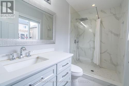 430 Woodbine Ave Ave, Kitchener, ON - Indoor Photo Showing Bathroom