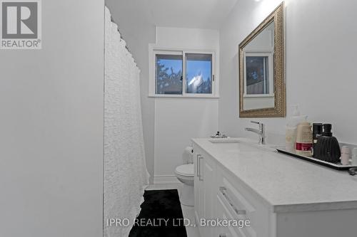 86 Sprucedale Street, Highlands East, ON -  Photo Showing Bathroom