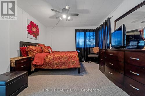86 Sprucedale St, Highlands East, ON - Indoor Photo Showing Bedroom