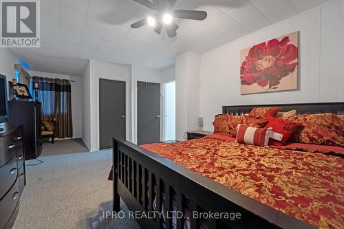 86 Sprucedale St, Highlands East, ON - Indoor Photo Showing Bedroom