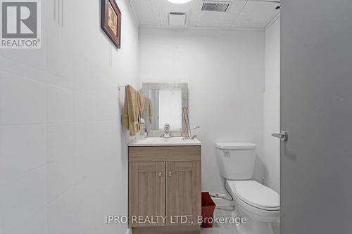 86 Sprucedale St, Highlands East, ON -  Photo Showing Bathroom