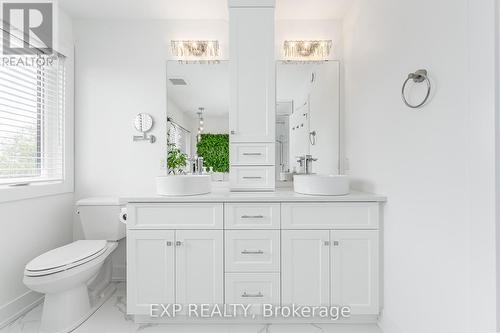 801 Watson Road S, Puslinch, ON - Indoor Photo Showing Bathroom