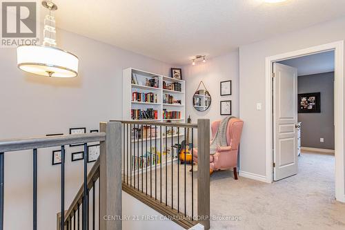 800 Cedarpark Way, London, ON - Indoor Photo Showing Other Room
