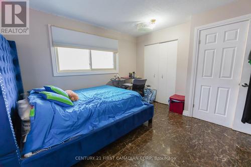 34 Ponderosa Cres, London, ON - Indoor Photo Showing Bedroom