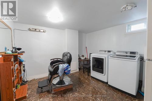 34 Ponderosa Cres, London, ON - Indoor Photo Showing Laundry Room