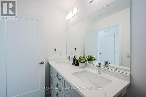 #1203 -71 Wyndham St S, Guelph, ON - Indoor Photo Showing Bathroom