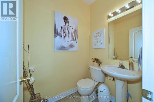 108 Littleside Street, Richmond Hill, ON - Indoor Photo Showing Bathroom
