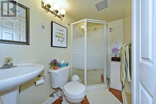 108 Littleside St, Richmond Hill, ON - Indoor Photo Showing Bathroom