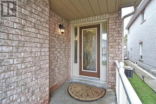 108 Littleside St, Richmond Hill, ON - Outdoor With Exterior