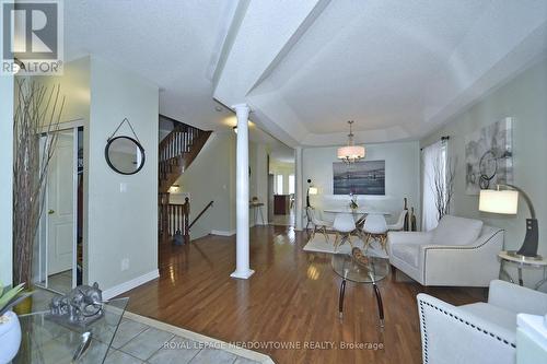 108 Littleside St, Richmond Hill, ON - Indoor Photo Showing Living Room