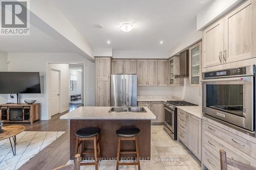 84 Wood Cres, Essa, ON - Indoor Photo Showing Kitchen With Double Sink With Upgraded Kitchen