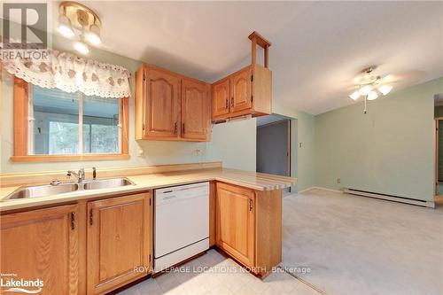 4 Allen Drive, Wasaga Beach, ON - Indoor Photo Showing Kitchen With Double Sink