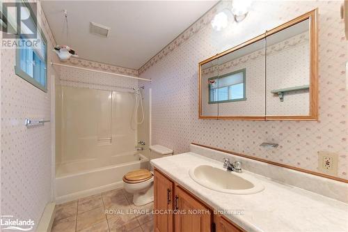 4 Allen Drive, Wasaga Beach, ON - Indoor Photo Showing Bathroom