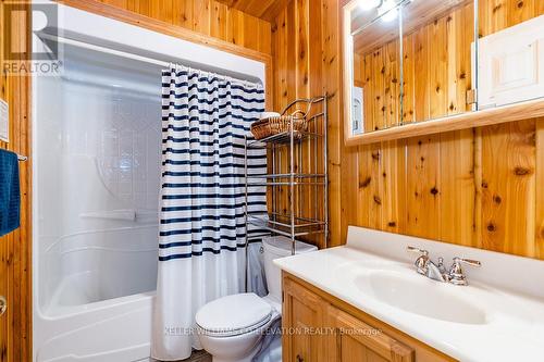 180 Farlain Lake Road E, Tiny, ON - Indoor Photo Showing Bathroom