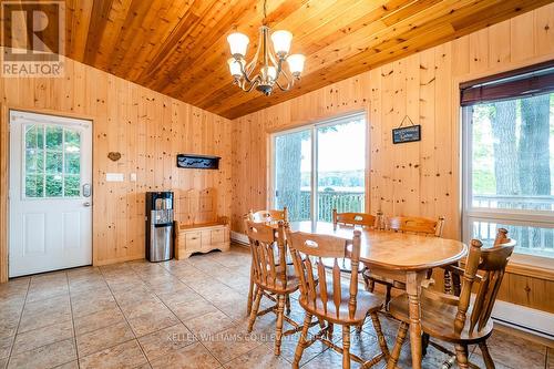 180 Farlain Lake Rd E, Tiny, ON - Indoor Photo Showing Dining Room