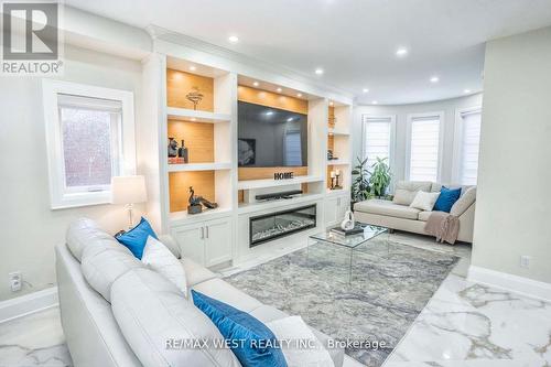 83 Foxwell St, Toronto, ON - Indoor Photo Showing Living Room