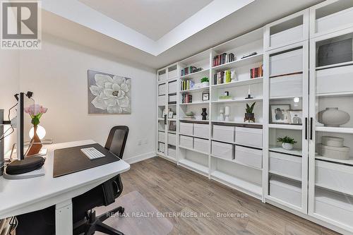 #202 -8 Ann St, Mississauga, ON - Indoor Photo Showing Office