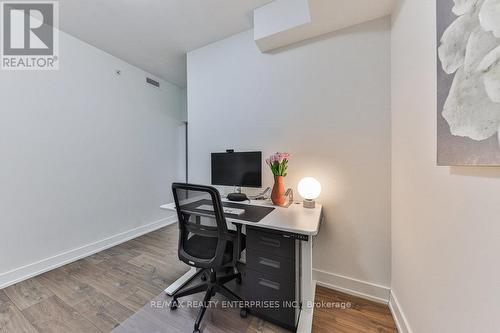 #202 -8 Ann St, Mississauga, ON - Indoor Photo Showing Office