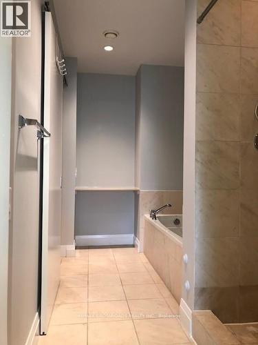 511 - 20 Scrivener Square, Toronto, ON - Indoor Photo Showing Bathroom