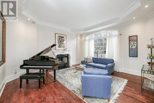 17 Bayview Ridge, Toronto, ON - Indoor Photo Showing Living Room With Fireplace
