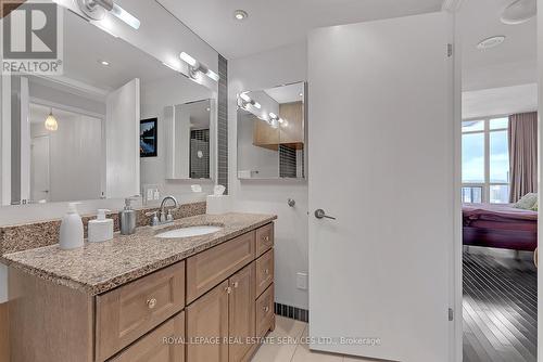 4101 - 21 Carlton Street, Toronto, ON - Indoor Photo Showing Bathroom
