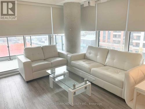 502 - 77 Shuter Street, Toronto, ON - Indoor Photo Showing Living Room