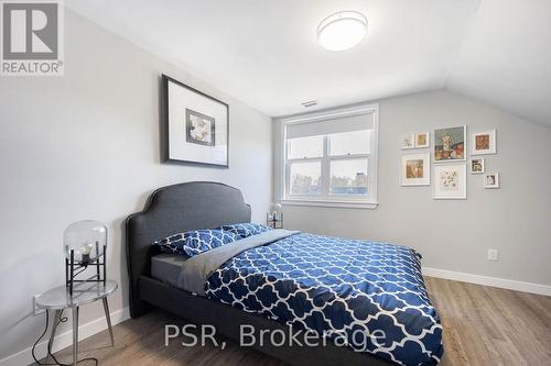 8 - 205 Gerrard Street E, Toronto, ON - Indoor Photo Showing Bedroom